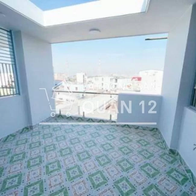 Nhà 3 lầu Q12- hẻm 5m - shr- gần Metro