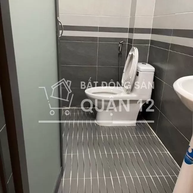Nhà 1trệt 1lầu 2pn (3.5m x 12m) gần bến xe buýt Hiệp Thành Q-12