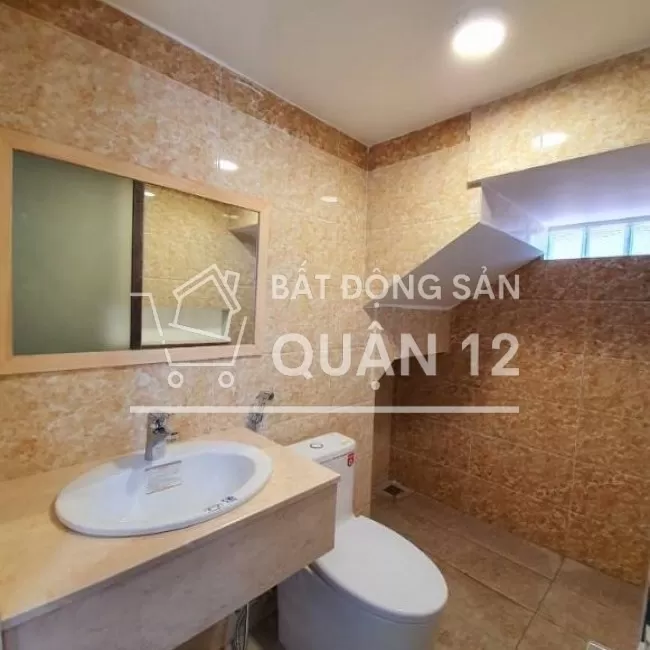 Bán gấp nhà 3 Mặt Tiền đường Nguyễn Văn Quá 76m2 4 tầng  chỉ 5 tỷ 8