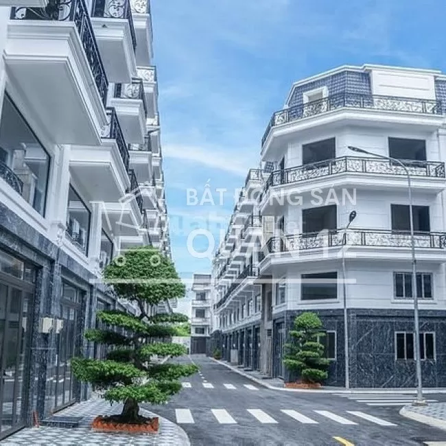 Bán nhà 4 tầng Mặt Tiền Tô Ngọc Vân, Chỉ Cần 2 Tỷ, Sổ Hồng Riêng