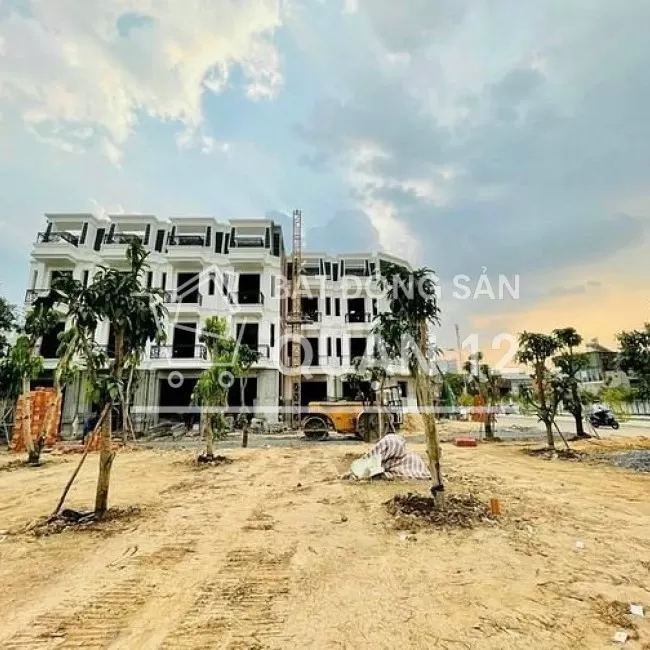 Bán gấp nhà mặt tiền Vườn Lài-APĐ tiện kinh doanh tiện ích có sẳn, mua