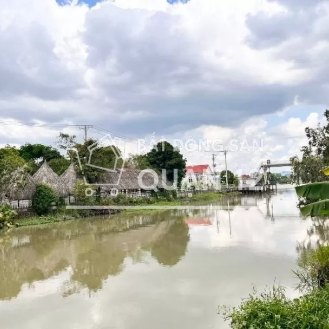 Bán đất vị trí VÀNG mặt tiền view sông 1 sẹc đường Hà Huy Giáp