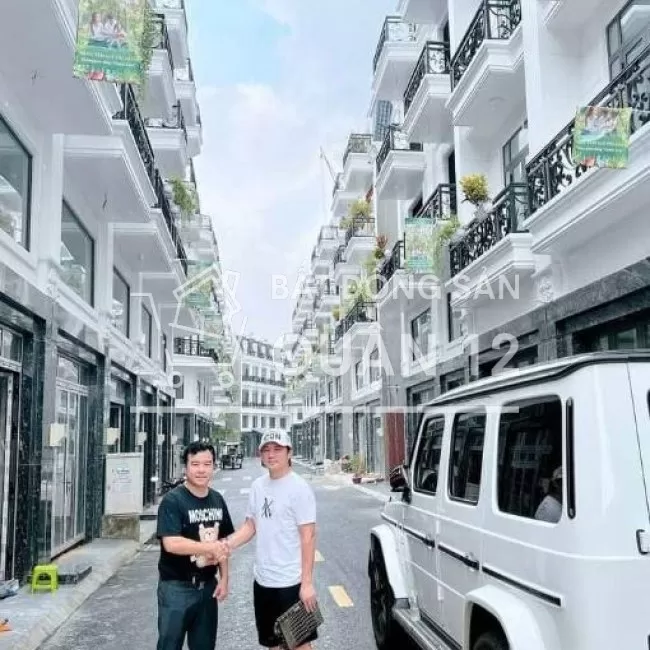 Bán Nhà Phố View Sông Mát Mẻ, 1 Trệt, 3 Lầu, 4wc Tại Trung Tâm Quận 12