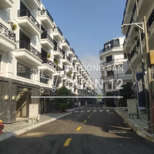 Bán nhà đường Hà Huy Giáp quận 12, hai lầu có 4 phòng ngủ có sổ hồng