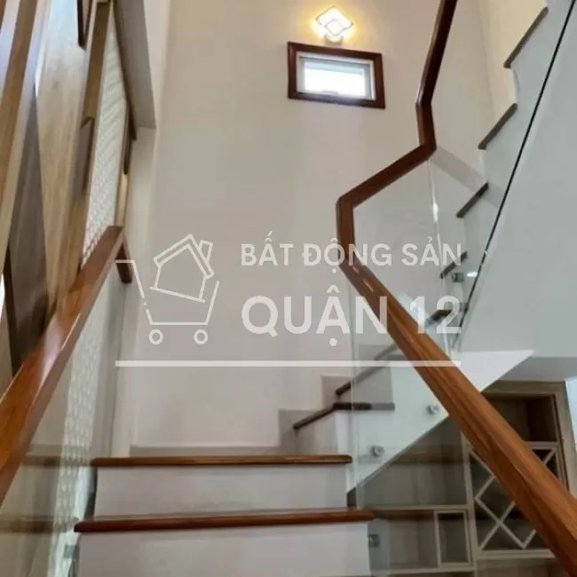 CẦN TIỀN BÁN GẤP NHÀ GẦN NGẢ TƯ GA Q12 