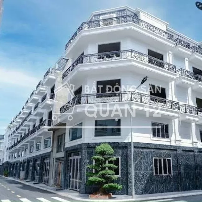 CẦN BÁN NHÀ NGAY NGÃ TƯ GA CÁCH SÂN BAY TÂN SƠN NHẤT 15p
