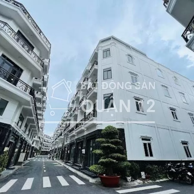 CẦN BÁN NHÀ NGAY NGÃ TƯ GA CÁCH SÂN BAY TÂN SƠN NHẤT 15p