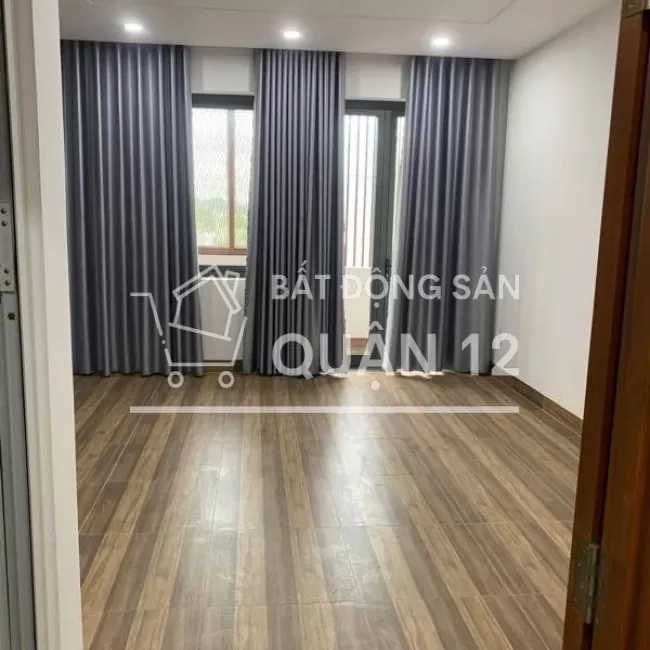 BÁN GẤP NHÀ 1 TRỆT 2 LẦU QUẬN 12 CHỈ 3 TỶ 6 CÓ SHR