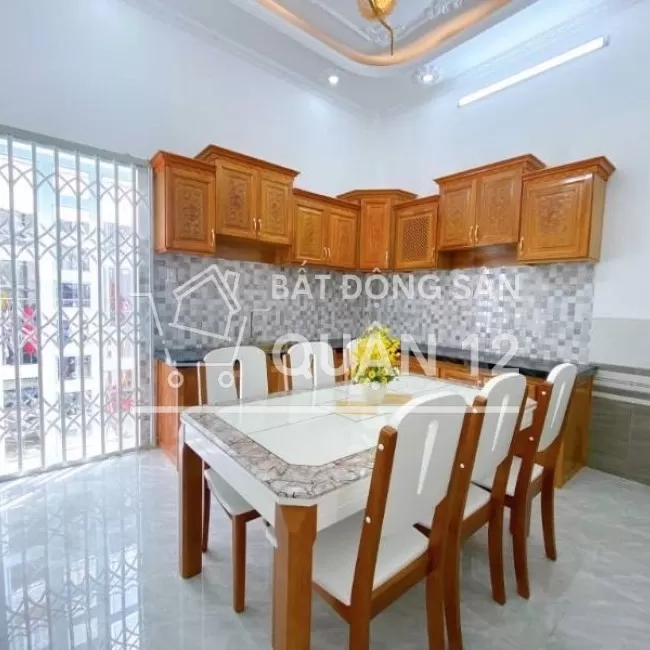 Nhà 3 lầu 5PN- SHR- hẻm nhựa 5m- gần metro