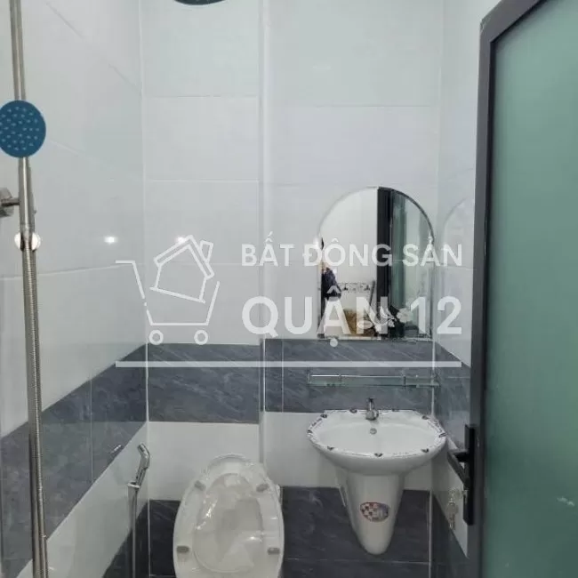 Nhà mới xây - đường lớn trải nhựa - shr - 4PN Q12