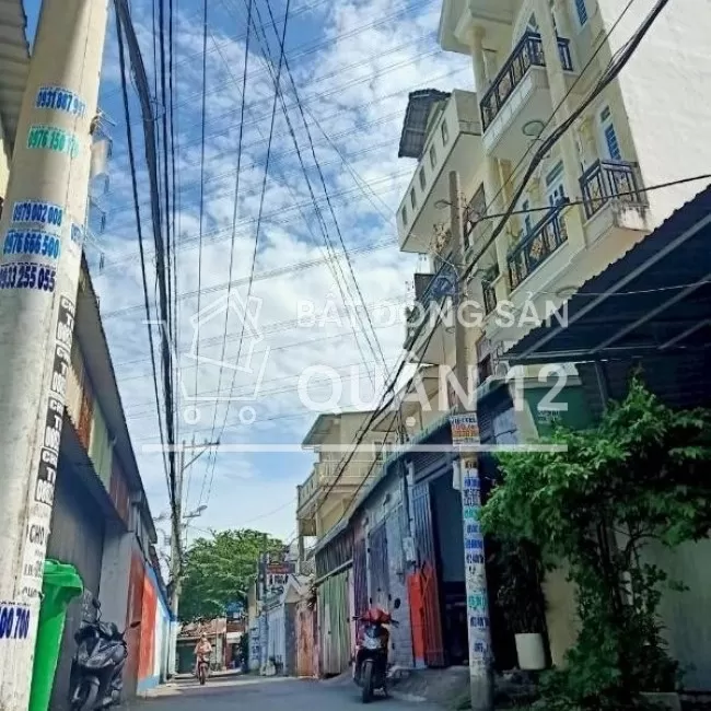 Nhà riêng quận 12- mới xây- đường lớn trải nhựa - 4PN - 50m2