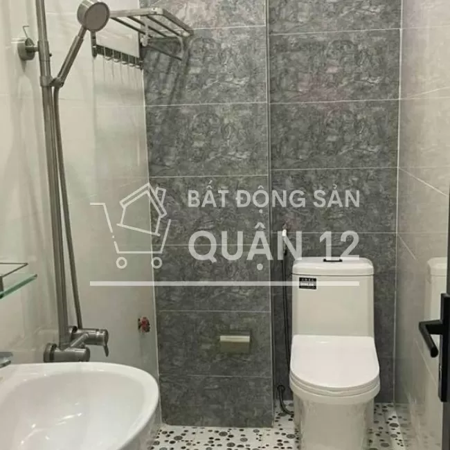 Nhà Trần Thị Hè quận 12- 4PN - shr- hxh đậu cửa