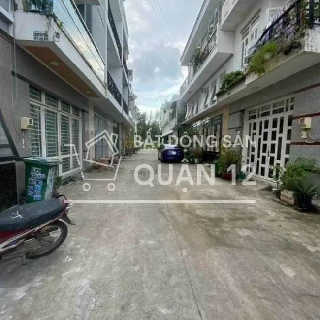 Nhà Trần Thị Hè quận 12- 4PN - shr- hxh đậu cửa