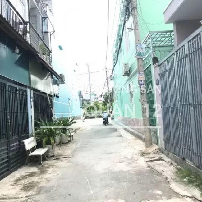Bán nhà sổ riêng , 1 trệt 1 lầu , hướng đông nam , hẻm xe hơi TL37 .