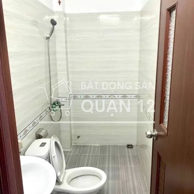 Bán nhà sổ riêng , 1 trệt 1 lầu , hướng đông nam , hẻm xe hơi TL37 .