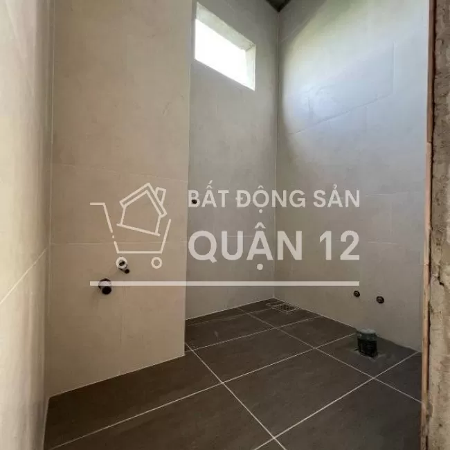 tiện kinh doanh và ở, còn căn cuối tx13 ngay Qlộ1A, 5PN,Thạnh Xuân Q12