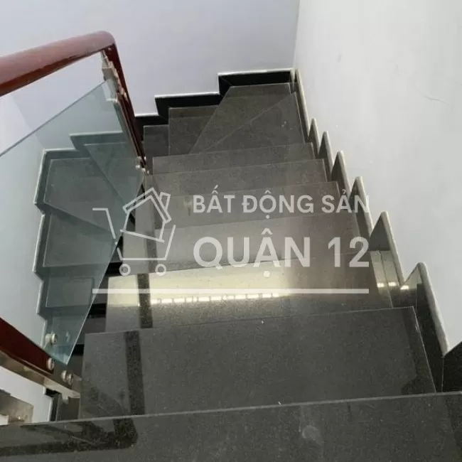 Nhà quá đẹp,2 lusxuy đậu cửa ,chỉ 4.3 tỷ thạnh lộc ,quận 12