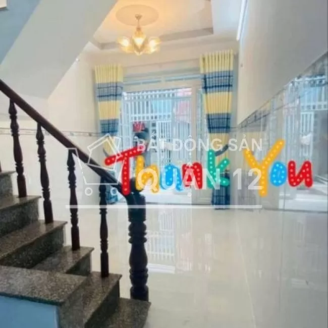 Nhà đường xe hơi, 2 PN, 2 toilet, gần chợ, siêu thị, chính chủ