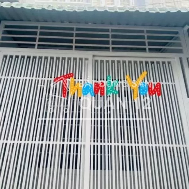 Nhà đường xe hơi, 2 PN, 2 toilet, gần chợ, siêu thị, chính chủ