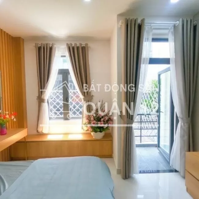 Nhà 5 tầng ngã tư ga 4.5x18 mới đẹp giá 4.8 tỷ Sổ hồng công chứng ngay