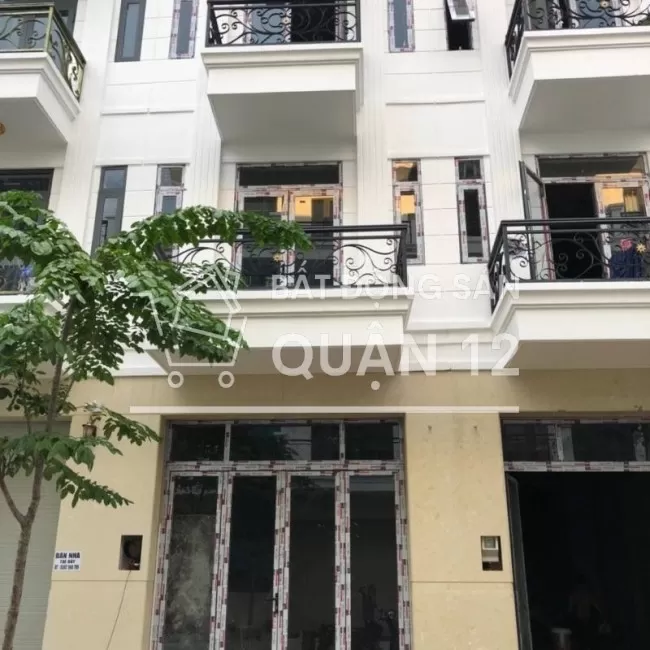 Cần bán gấp căn nhà mặt đường Hà Huy Giáp  ngay Ngã tư Ga 190m2