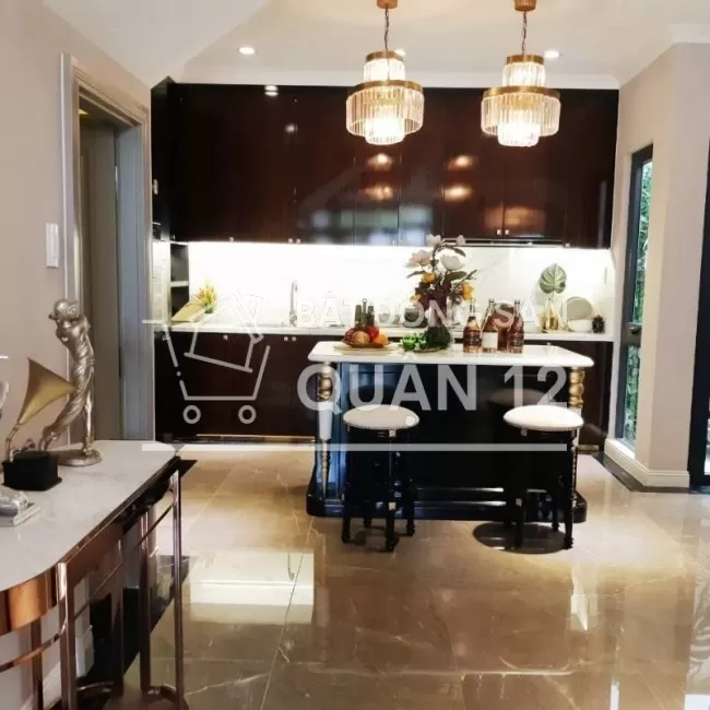 Cần bán gấp căn nhà mặt đường Hà Huy Giáp  ngay Ngã tư Ga 190m2