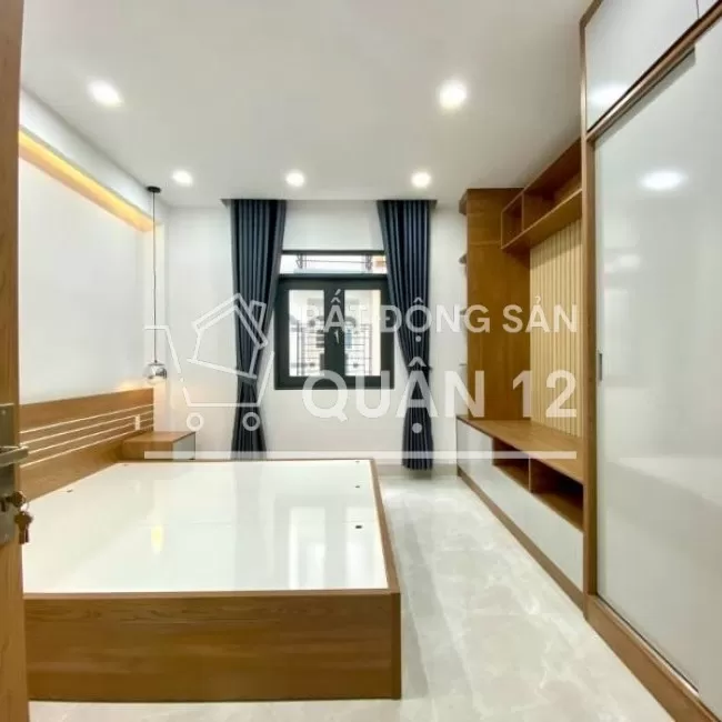 Cần tiền gấp bán nhà đường Hà Huy Giáp, quận 12 có sổ hồng riêng 