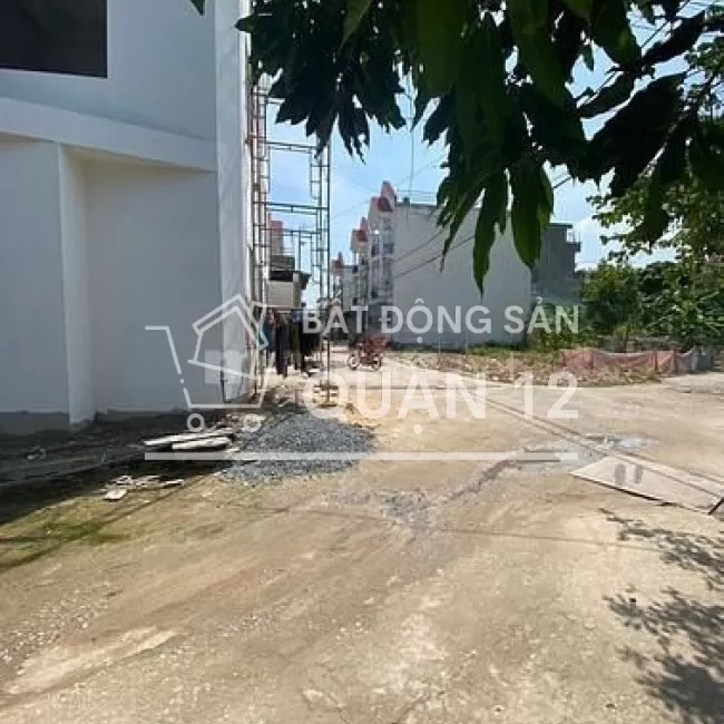 Nhà sổ hồng, mặt tiền đường, gần sông , 4PN DTSD 156m2, 5WC