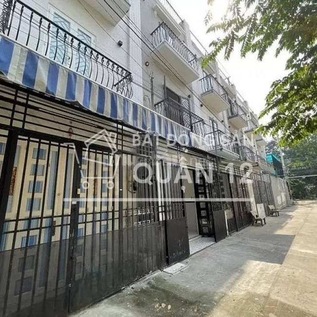 BÁN GẤP nhà đẹp 2 lầu 2PN, 3WC KDC đông đúc