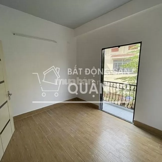 BÁN GẤP nhà đẹp 2 lầu 2PN, 3WC KDC đông đúc
