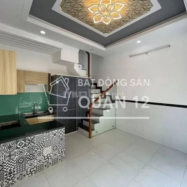 BÁN GẤP nhà đẹp 2 lầu 2PN, 3WC KDC đông đúc
