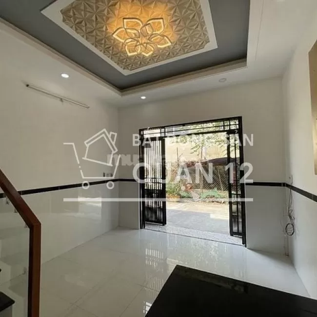 BÁN GẤP nhà đẹp 2 lầu 2PN, 3WC KDC đông đúc