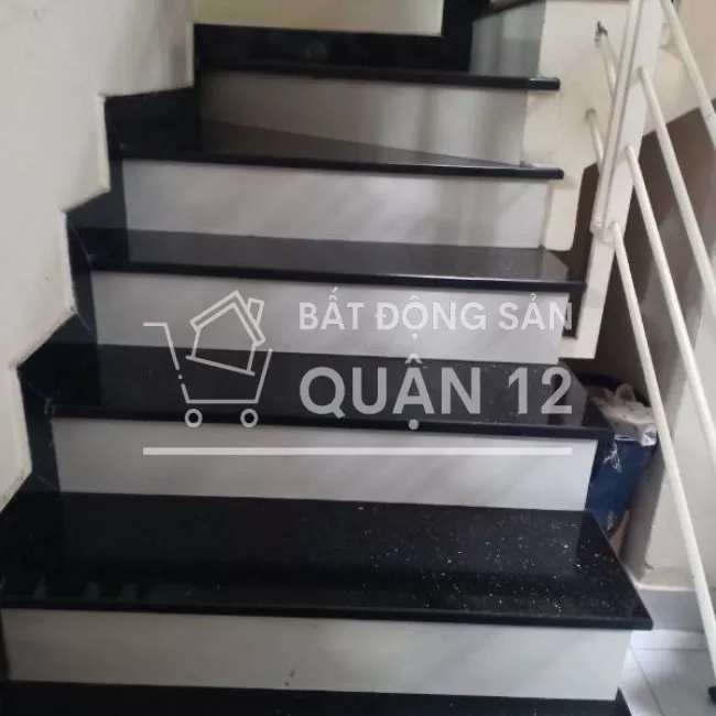 Nhà hẻm xe tải 1 sẹc Nguyễn Văn Quá, 4 x 18m, 3L