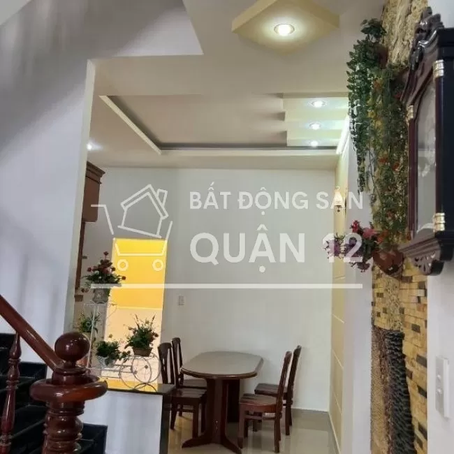 Bán nhà sổ riêng , Thạnh Xuân 25 , : 4 x 15 m2 , 1 trệt 1 lầu , hxh  .