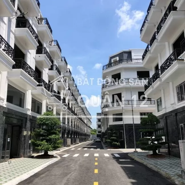 BÁN NHÀ 3 LẦU BÊN THẠNH XUÂN QUẬN 12, SANG TÊN LẤY SỔ HỒNG VỀ NGAY