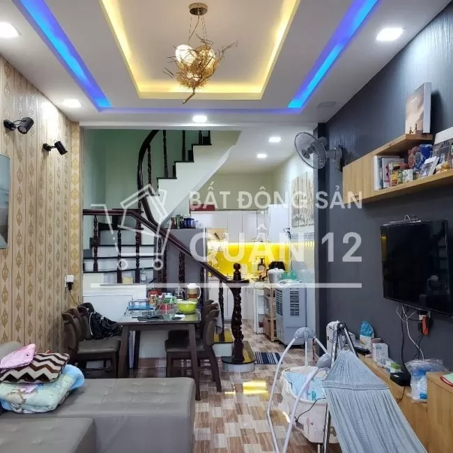 Nhà hẻm xe tải Trường Chinh, mới, đẹp, giá chỉ 3,95 tỷ TL