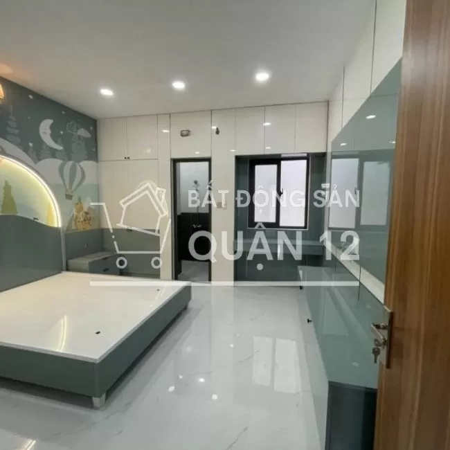 Bán nhà 3 lầu view Công Viên, Hồ Bơi.liền kề cầu sắt An Phú Đông. 