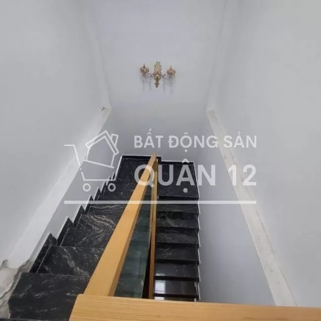 Bán nhà mới trệt 3 lầu gần Ngã Tư Ga Q12 giáp Gò Vấp chỉ 2,5 tỷ sở hữu