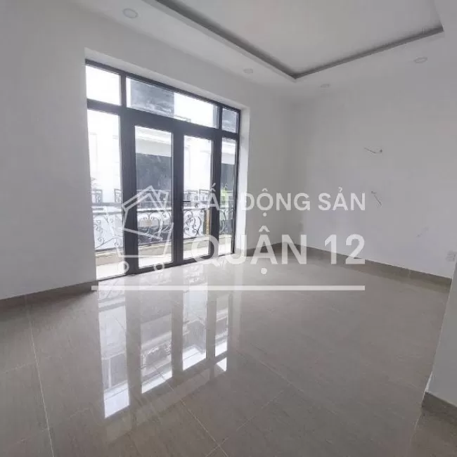 Bán nhà mới trệt 3 lầu gần Ngã Tư Ga Q12 giáp Gò Vấp chỉ 2,5 tỷ sở hữu