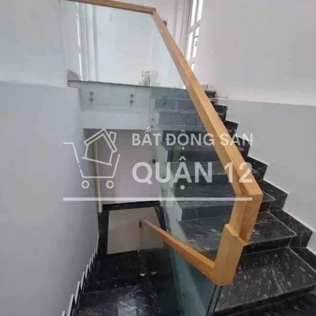 Bán nhà mới trệt 3 lầu gần Ngã Tư Ga Q12 giáp Gò Vấp chỉ 2,5 tỷ sở hữu