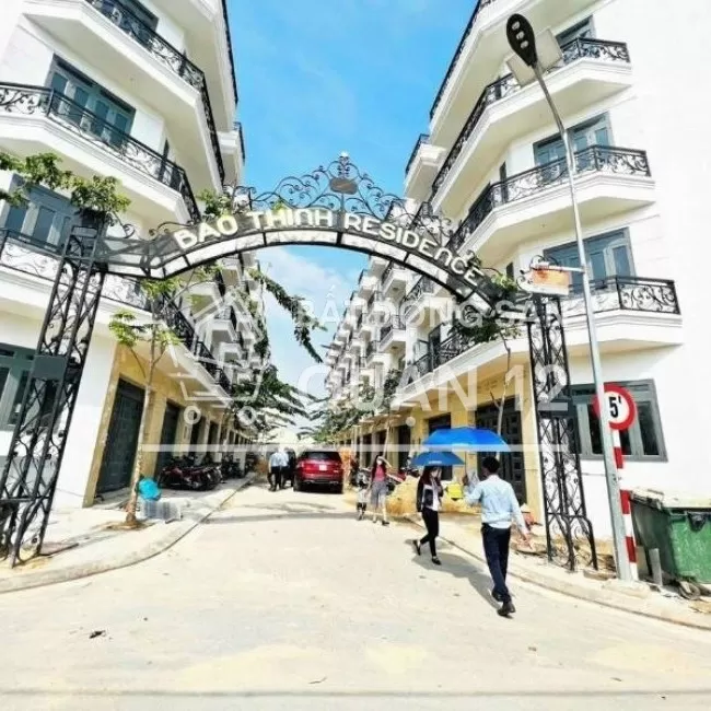 Nhà 5 tầng Hà Huy Giáp, có thang máy sổ hồng riêng, giá 4.8 tỷ (4x18m)