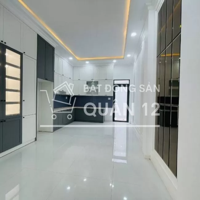 Nhà gần UBND Thạnh Lộc (4x18m) 1 trệt 4 lầu sổ hồng riêng giá 4.8 tỷ