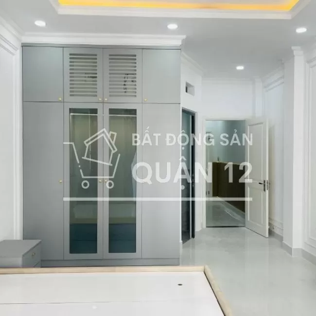 Nhà gần UBND Thạnh Lộc (4x18m) 1 trệt 4 lầu sổ hồng riêng giá 4.8 tỷ