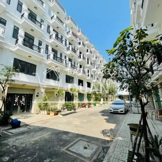 KDC Bảo Thịnh- nhà 5 tầng có thang máy đường Hà Huy Giáp giá 4.8 tỷ