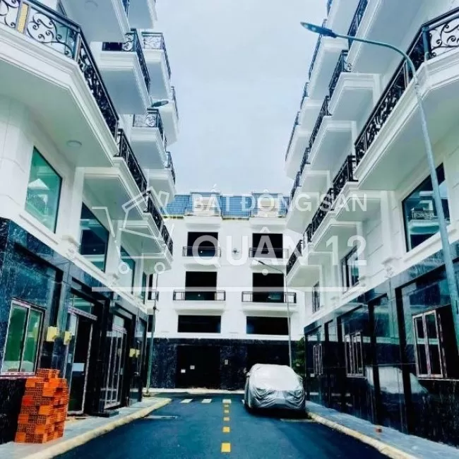Nhà Phố 1 trệt 3 lầu 1 sân thượng ngay trường cao đẳng điện lực.