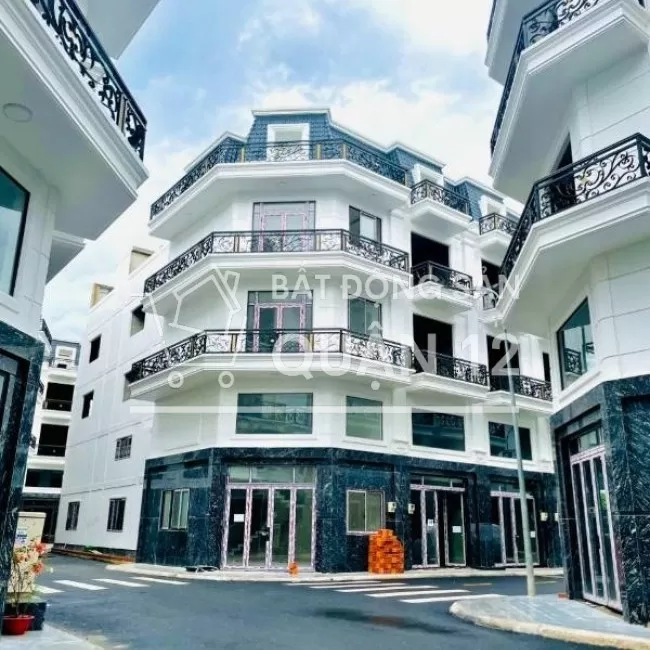 Nhà Phố 1 trệt 3 lầu 1 sân thượng ngay trường cao đẳng điện lực.