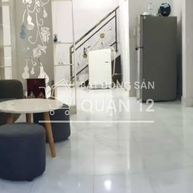 Bán nhà hẻm xe hơi , khu dân cư đẹp, cách đường Hà Huy Giáp 200m