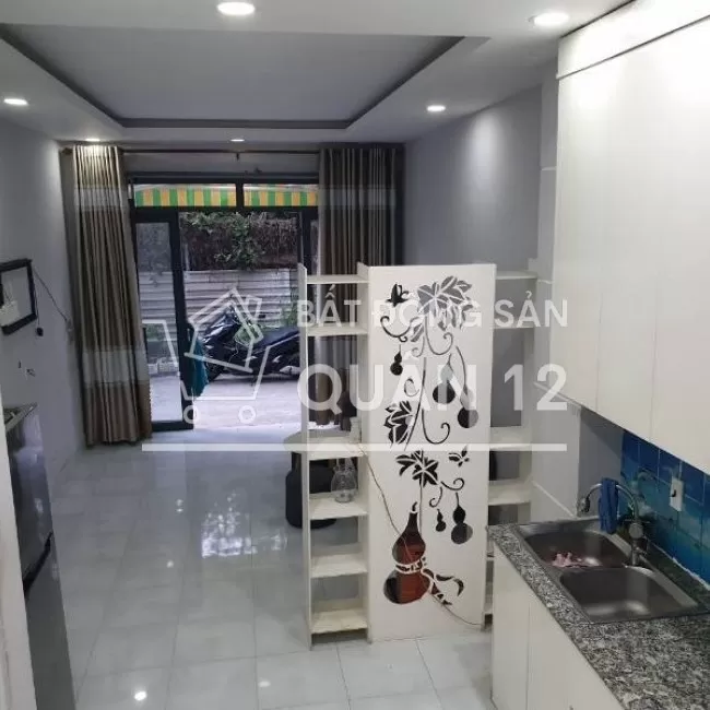 Bán nhà hẻm xe hơi , khu dân cư đẹp, cách đường Hà Huy Giáp 200m