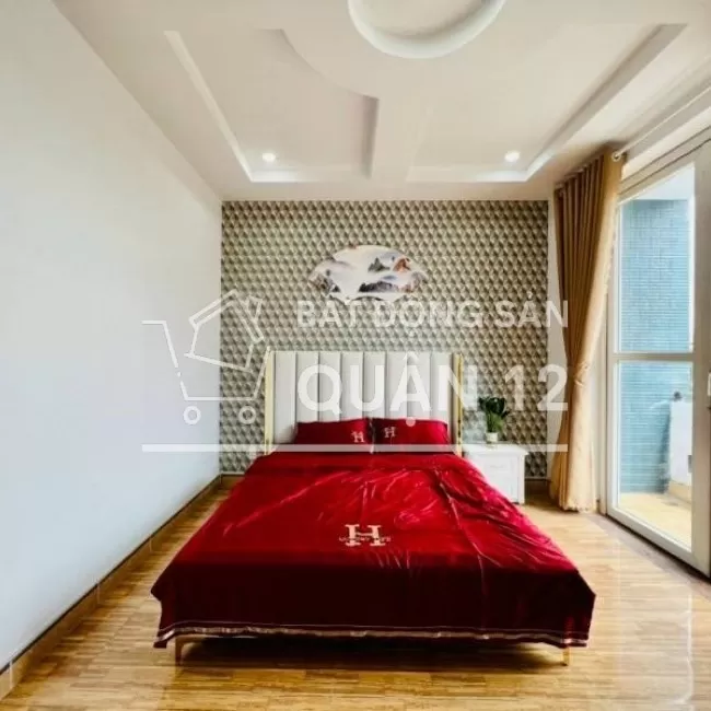 Nhà MT ngay cầu Phú Long - Hà Huy Giáp Q12