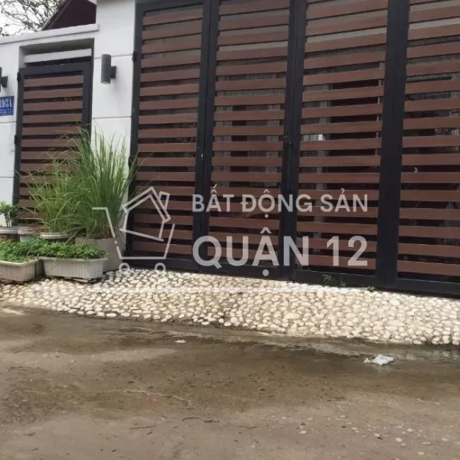 Nhà phố HXH trệt 1 lầu 3PN 2WC 1 sẹc TX43 cách Hà Huy Giáp 300m